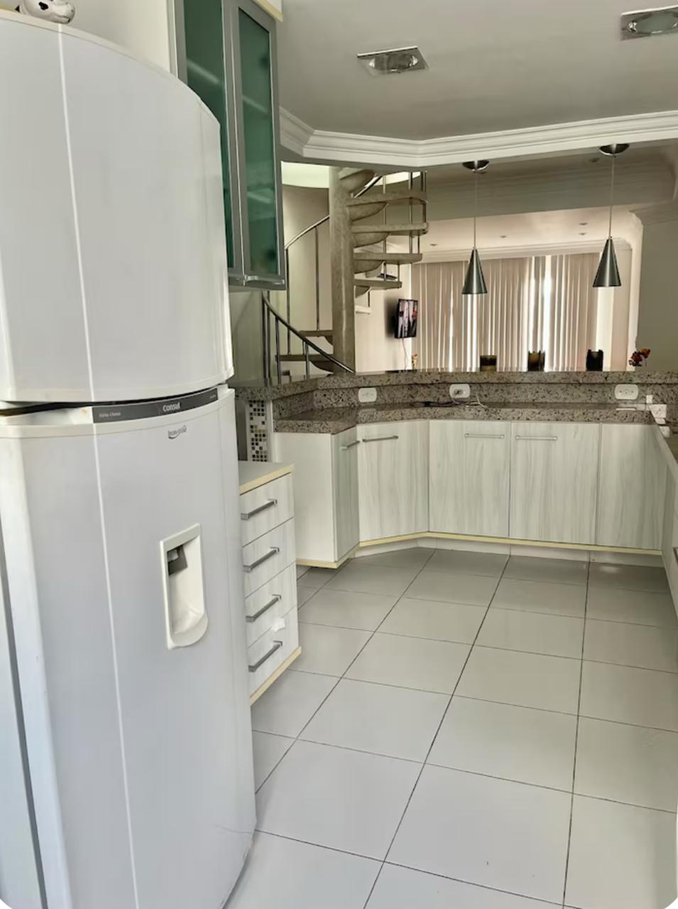 Pendthouse Sofisticado com Suíte Master, Hidromassagem e Rooftop Gourmet em Bertioga