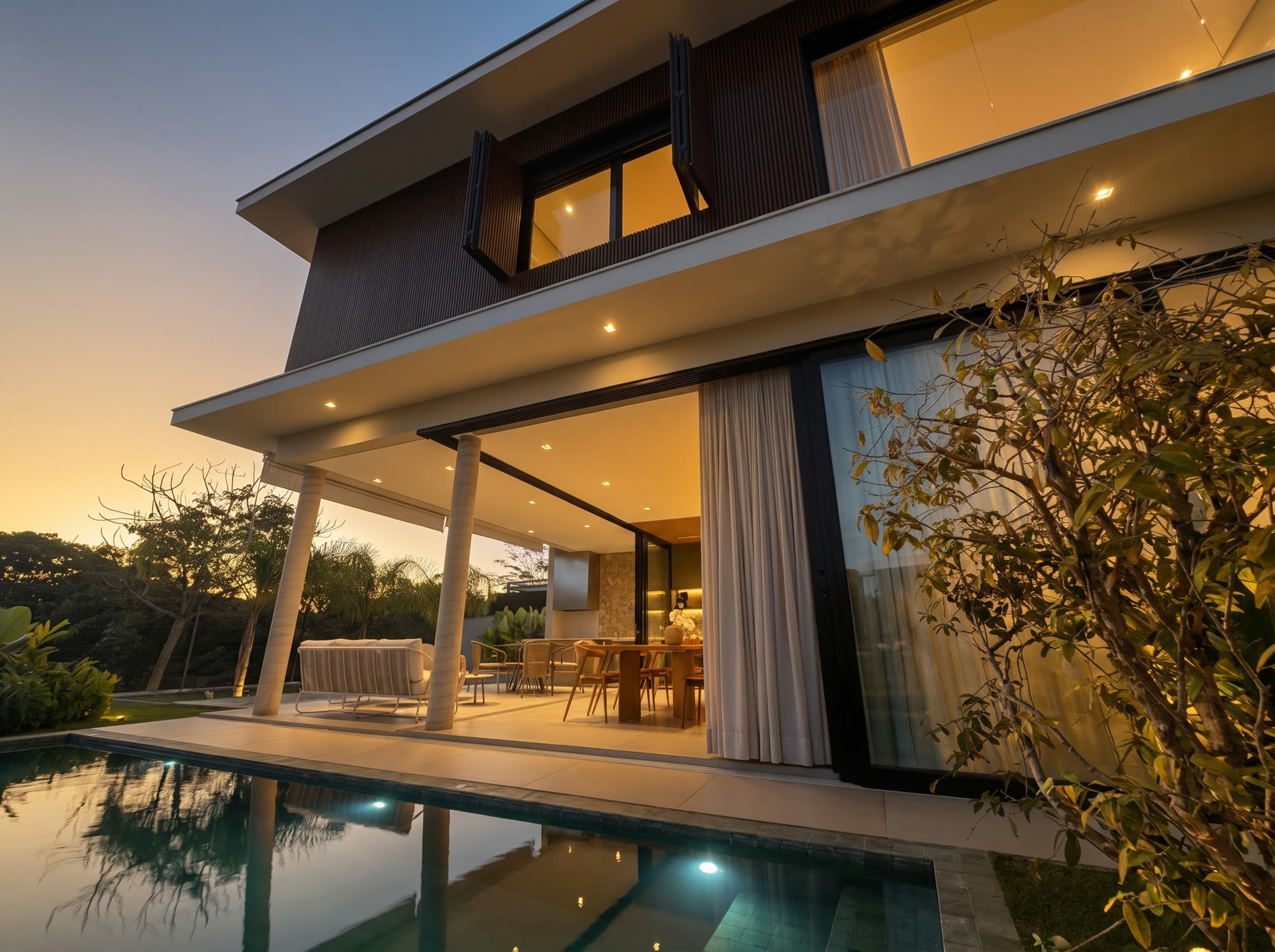Casa de Alto Padrão — Alphaville Nova Esplanada 4 — 4 Suítes · Piscina de Borda Infinita