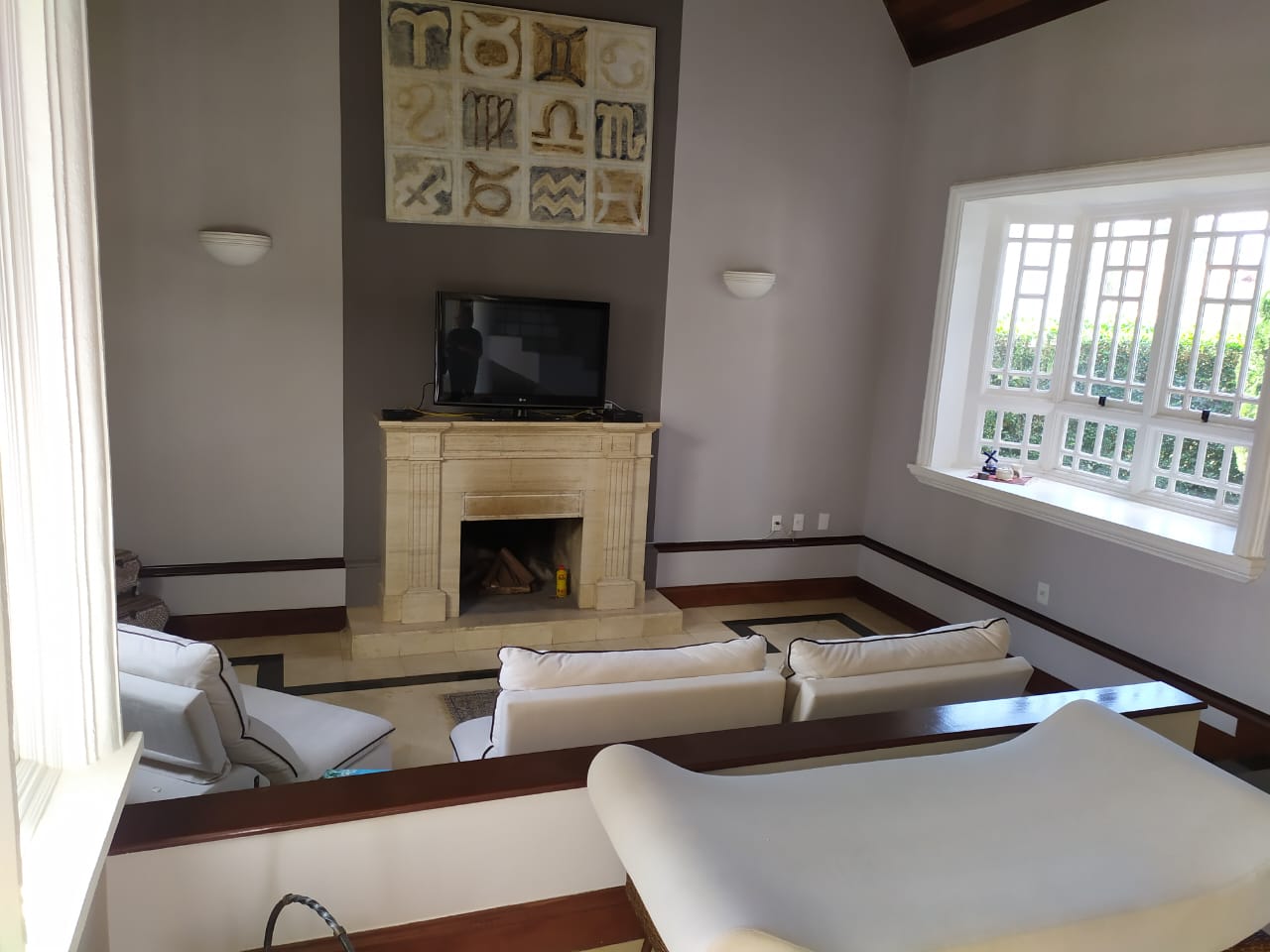 Sala com lareira