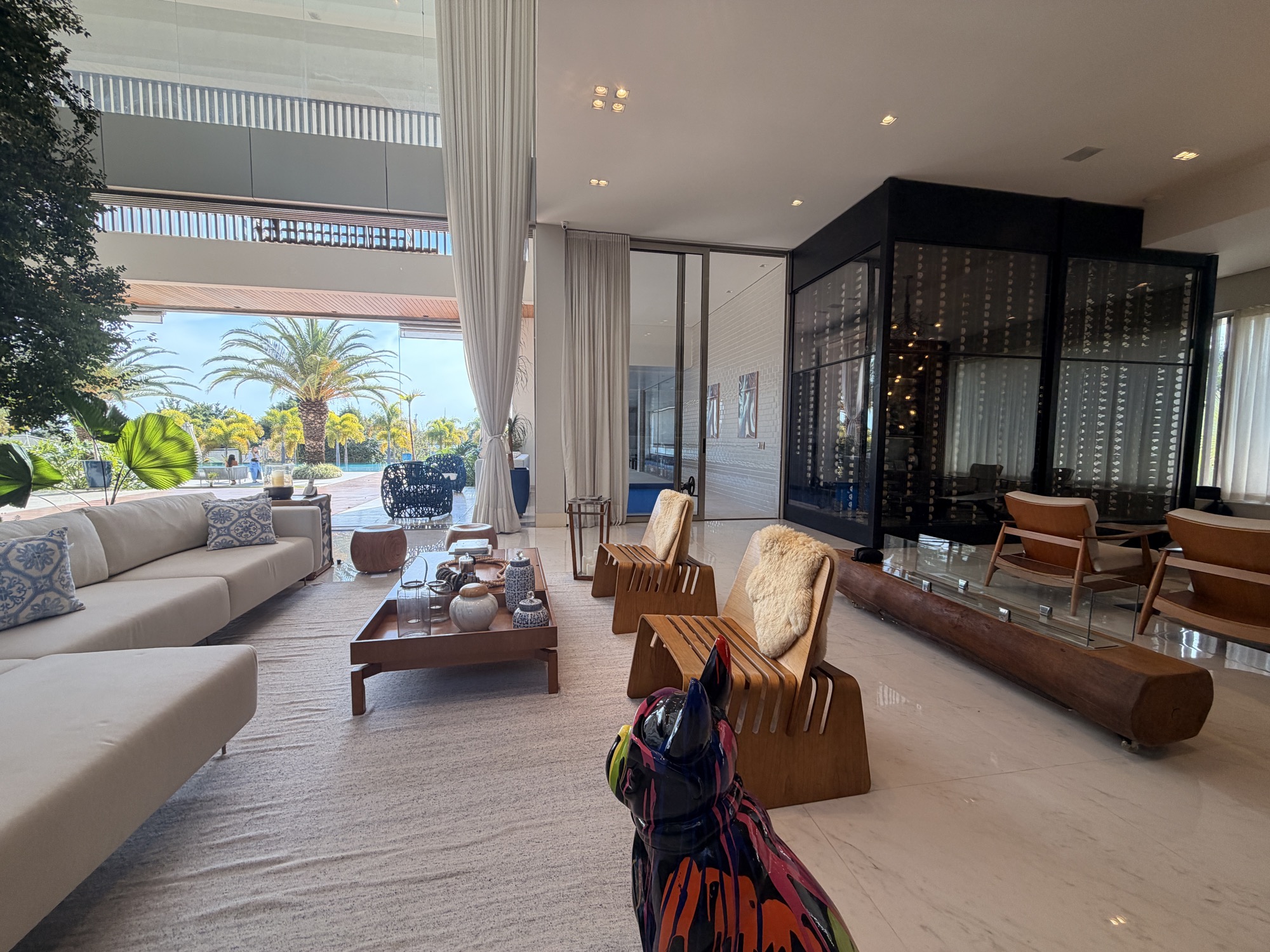 Casa Resort no Santa Maria com 1800m Altamente mobiliada e decorada.