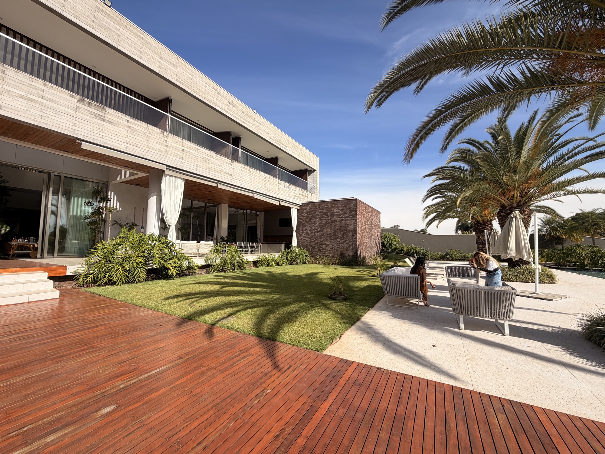 Casa Resort no Santa Maria com 1800m Altamente mobiliada e decorada.