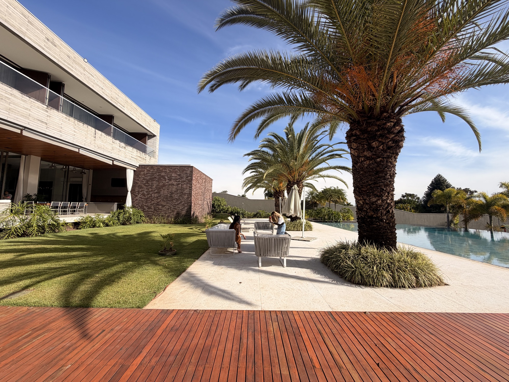 Casa Resort no Santa Maria com 1800m Altamente mobiliada e decorada.