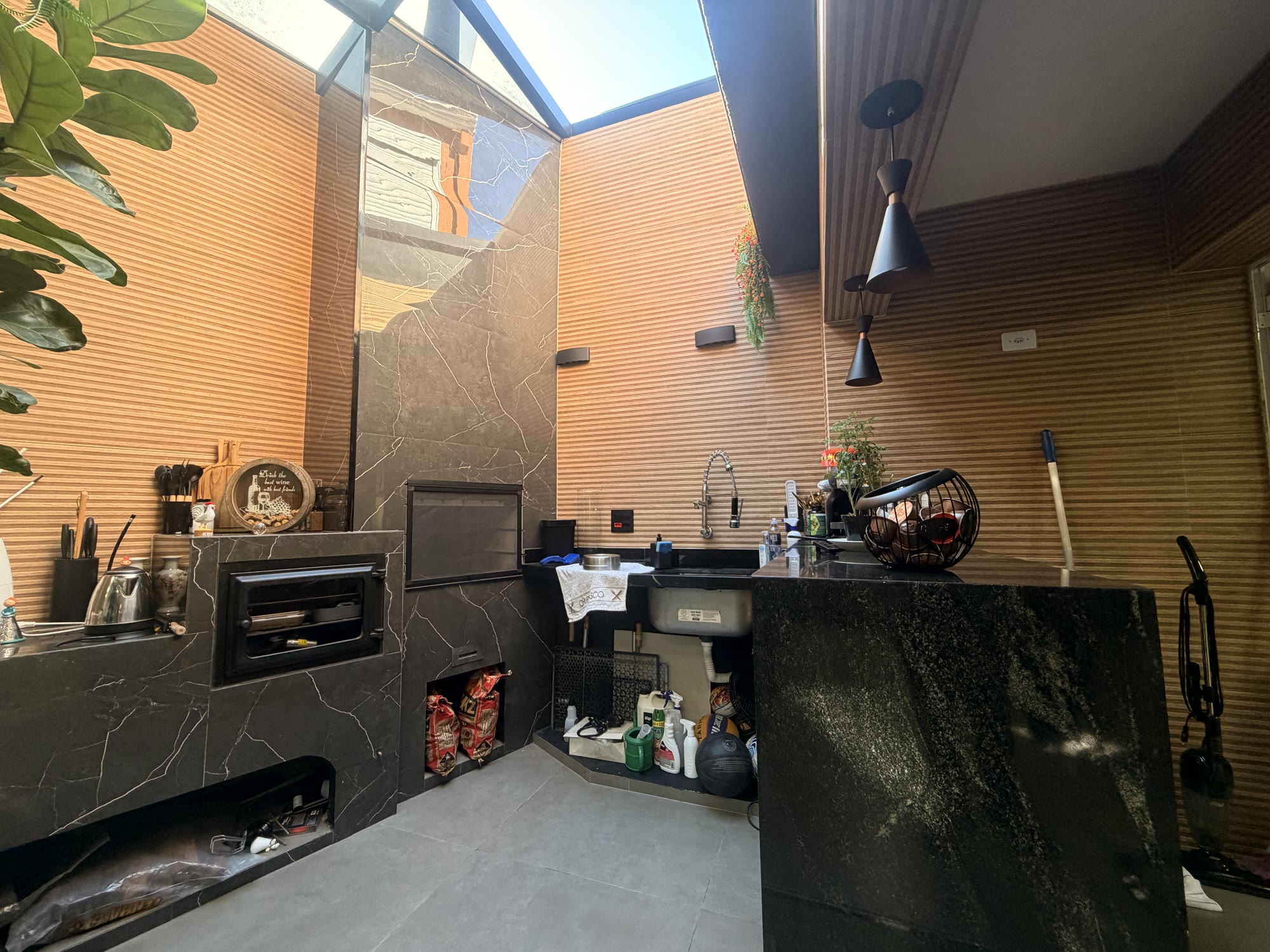 Casa Moderna Ampliada — Condomínio Olga Ville — 194 m² · 4 Dormitórios (1 Suítes)